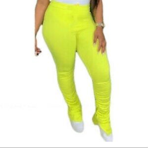 High waist scrunch pants. Medium. NWOT